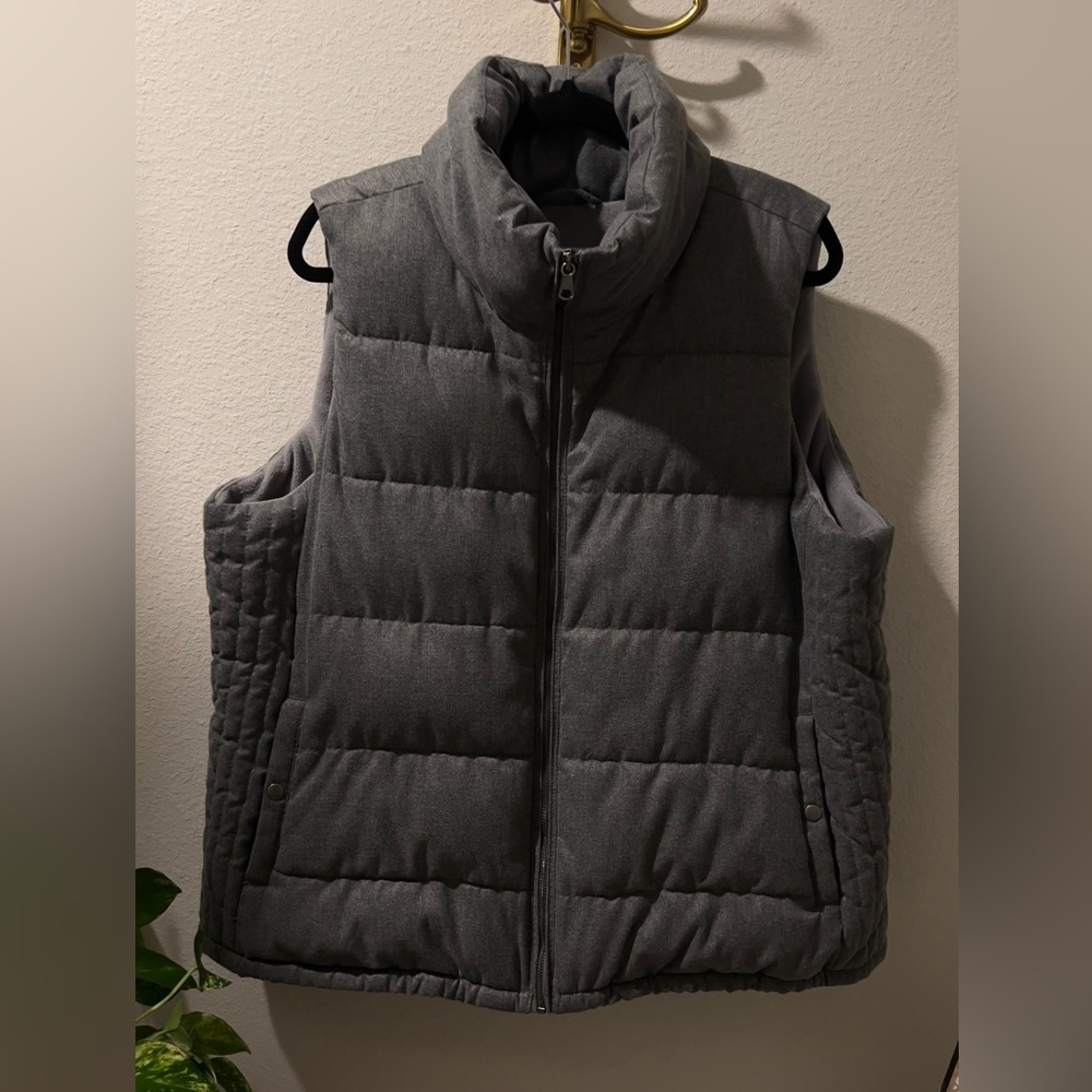 Old Navy Women's Quilted Gray Puffer Vest Zip Up Fleece Warm Size XXL